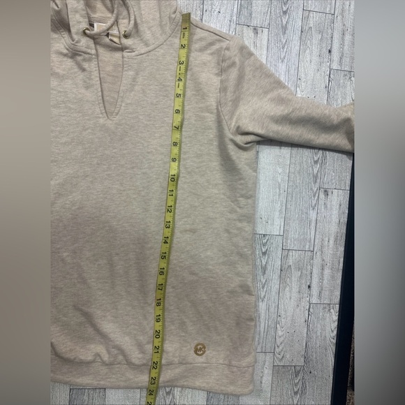 Michael Kors Women’s Beige Sweater Hoodie Pullover Size M Hooded W Long Sleeve - Picture 4 of 9
